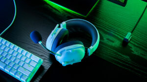 Los nuevos Razer Blackshark V2 Pro están disponibles en color negro y blanco.